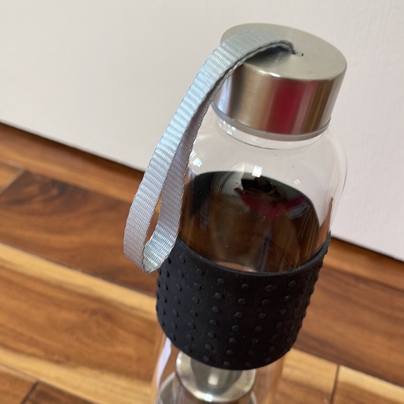 Glass water bottle with infuser - Picture 3 of 4